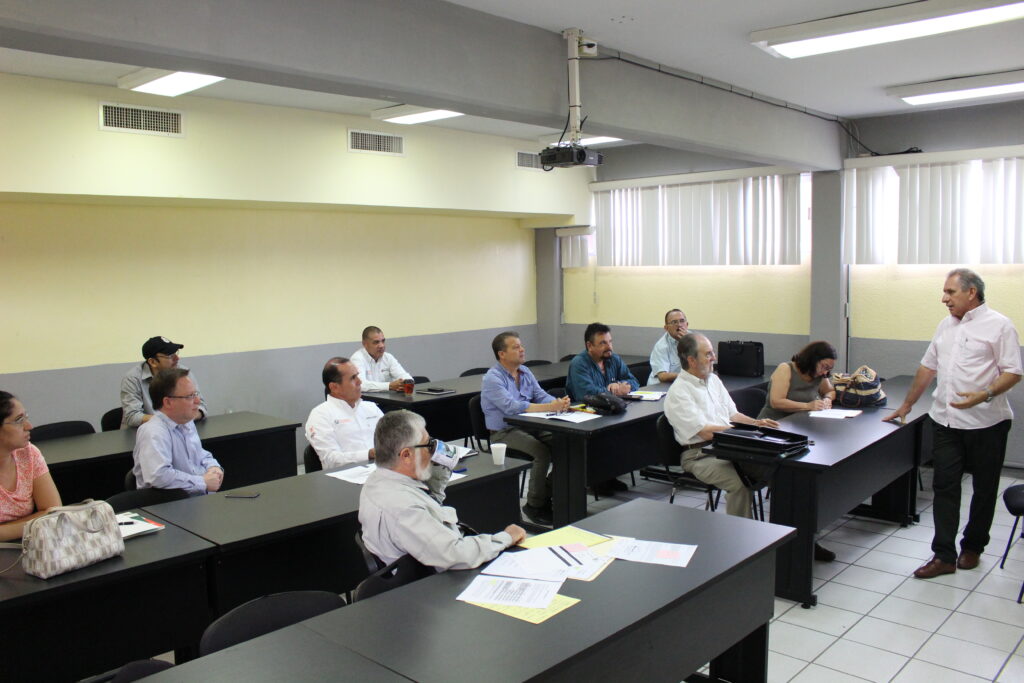 Integrantes de las Academias de la FADU se reúnen para determinar el plan de trabajo de este periodo