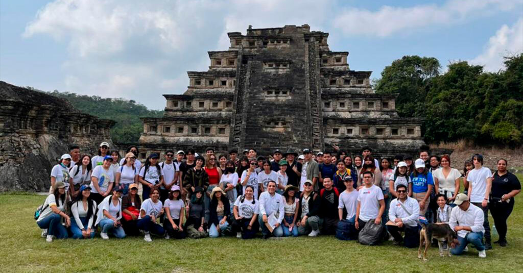 Estudiantes FADU visitan la zona arqueológica del Tajín