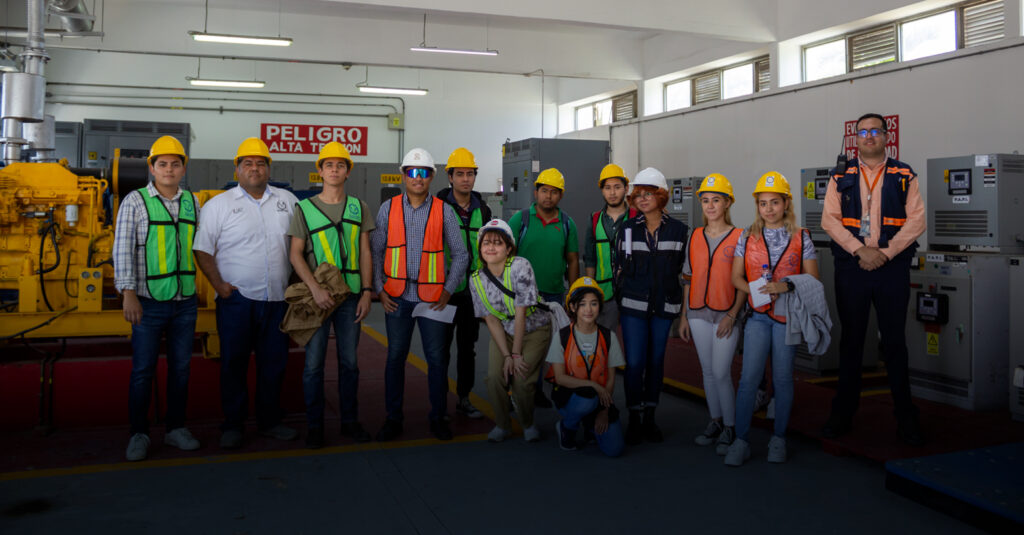 Alumnos visitan el Aeropuerto Internacional Tampico