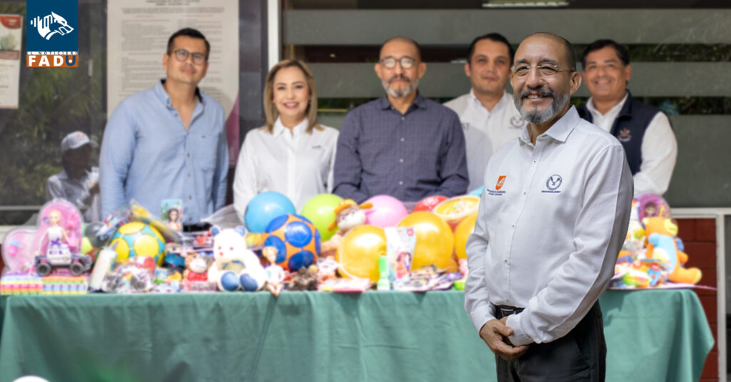 Comunidad FADU participa en "Donando un juguete, haces feliz a un corazón"